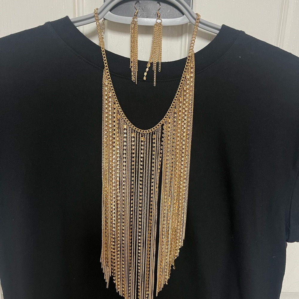 NWT gold sparkle necklace & earrings